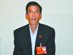 央视寻找"最美村官"候选人正在接受网络投票 为岷县"攒劲书记"投票"加油"_新浪新闻
